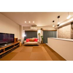 設備機器の老朽化と将来に備えての全面改装をお任せいただきました。
リビングの窮屈さや収納の少なさにお悩みでした。
間取りを見直し改装をしたことでお悩みが解消し、愛猫と一緒に快適に過ごせる和モダンの住まいが完成しました。