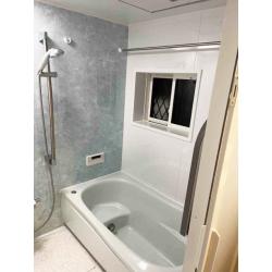 足を伸ばして入浴したいと浴室リフォームのご相談をいただきました。
お風呂時間をゆっくりと過ごせる空間に生まれ変わりました。