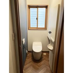 経年劣化による不具合で水漏れがあり、トイレのリフォームをしました。
ホテルライクなトイレに生まれ変わりました。