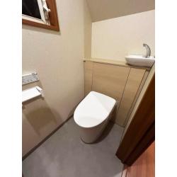 収納力と清潔感を両立したトイレ空間