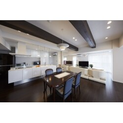 家族全員のプライベート空間を確保したメゾネット住宅