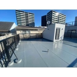 通気緩衝工法で屋上防水を行いました。