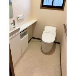 経年劣化により、リフォームをしました。
コンパクトなフォルムのLIXIL「プレアスLSタイプ」を選定し、スッキリとした空間に生まれ変わりました。