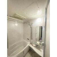 ホワイトで統一した清潔感溢れるバスルーム「リノビオV」