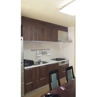 木目柄が上品で暖かみのあるキッチン