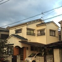 軽量で耐震性・断熱効果のある屋根に葺き替え