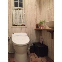 カントリーテイストの可愛いレストルーム