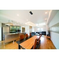 上質な空間でゲストをおもてなしする、開放的なセカンドハウス