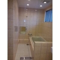 スリーインワンでホテルのように開放感のあるバスルーム