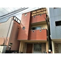 アクセントカラーが映えるツートン外壁塗装