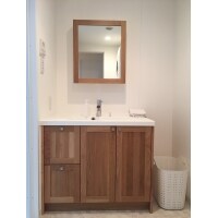 ナチュラルテイストのお家に合う無垢の木の洗面台