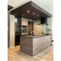 主役となる対面キッチンと収納の充実を叶えるカップボード