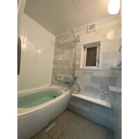 ヒヤっと感がなくなり、グレーを基調にオシャレになった浴室