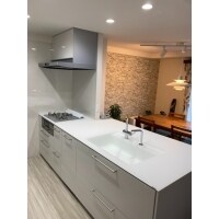 クリスタルカウンターで明るく優雅なキッチン~ザ・クラッソ~