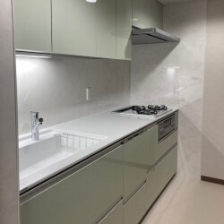 相模原市中央区のマンションでシステムキッチン入れ替え工事他