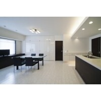 ワインの似合うシンプルモダンな住まい