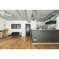 モルタル×白×黒のシンプルリノベ