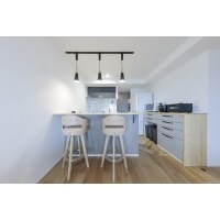 モノトーンのシャープさと木目の心地さ良さと