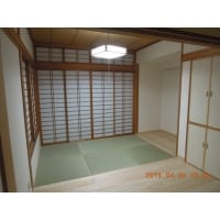 中古戸建ての内装を一新。無垢の床材であたたかみのある空間に