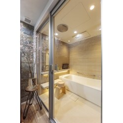 約１０年前にキッチンを対面タイプに変えてＬＤＫをリフォーム。今回、浴室・洗面室・トイレの水廻りを一新しました。