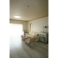 ホワイトオークの床とLクラスキッチンが奏でる上質LDK