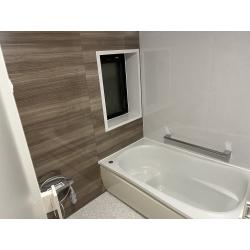 ・経年劣化した浴室とトイレを新しい設備へ。
・機能性と清掃性を高め、より快適な浴室、トイレ空間となりました。
・工事期間は、当初予定していた３日間から、２日間へと短縮でき、お客様のご負担を減らせましたこと、嬉しく思っております。