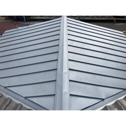 台風でめくれてしまった板金屋根の葺き替え　立平葺きでスッキリ