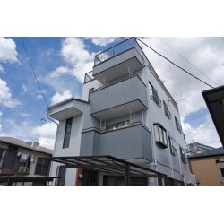 春日井市で高耐久の無機塗料を使用した外壁塗装工事
メンテナンス周期を長くしたいとの事で無機塗料を使用しました。
アクセントカラーもいれてスタイリッシュな仕上がりで綺麗になりました