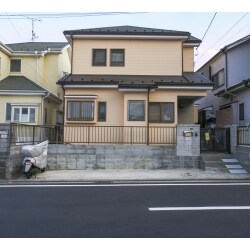 ご近所とのバランスも考えて外壁の色を提案いたしました。