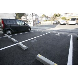 施工後。ラインも引き直し綺麗な駐車場になりました。