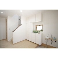 【建替】広々玄関に手洗い場のある住まい