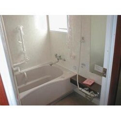 浴槽が広くなっただけではなく、浴槽の跨ぎ込み（フチの高さ）も低くなり、 誰にでも快適な浴室になりました。