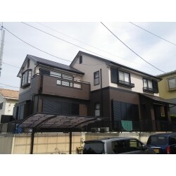 外壁はセラミックシリコン樹脂塗料、屋根はふっ素樹脂塗料で施工しました。