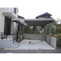 変型駐車場にピッタリ納まるカーポート!