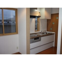 2階コンパクトキッチン増設で快適なLDKに