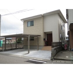 土間コンクリート、カーポート新設　施工後の写真です。