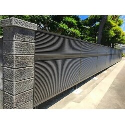 和風住宅に調和したフェンスへ