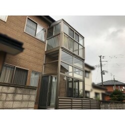 1階2階にベランダ囲い取付工事