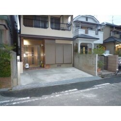 庭を撤去して駐車場をつくる