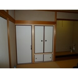 仏間を新たに設けましたが、押入れ部分と並んでも違和感なく、まとまっております。