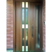 最新型玄関ドアに入替!