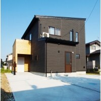 【新築】木の温もり感じられるペレットストーブのある家