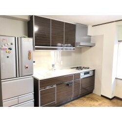 コンパクトでありながら、機能的で収納が充実、素敵なキッチンになりました。