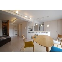 キッチン配置の工夫による広々空間