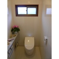 浜の民宿のおしゃれなトイレ