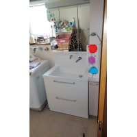 修理のつもりが新しい洗面化粧台に!