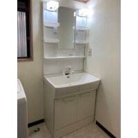 シンプルな洗面化粧台