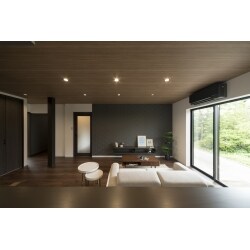 新生活をスタートされるため中古住宅を購入し、自分好みのお家にリノベーションしました。
趣味を充実させるための工夫がたくさん施されています。
