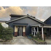 断熱も考えられたシックで落ち着いた雰囲気の外壁に