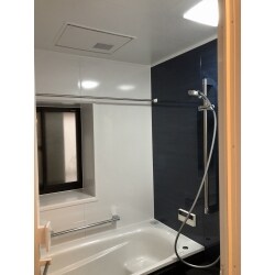 大人の雰囲気が漂う落ち着いたユニットバスで一日の疲れを取る寛ぎの空間に。